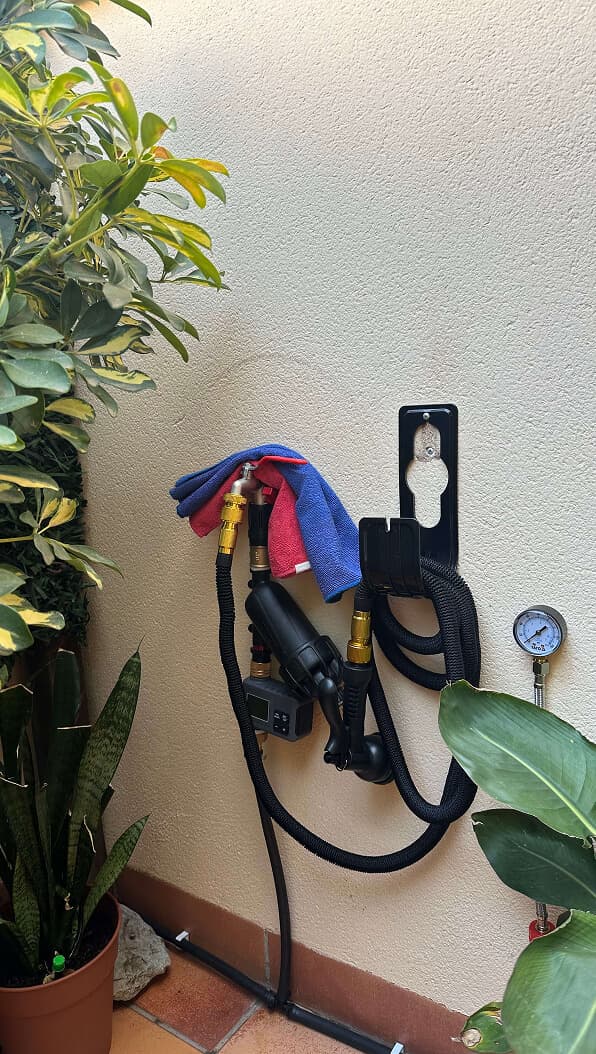 Instalación de grifo, filtro, temporizador y manómetro